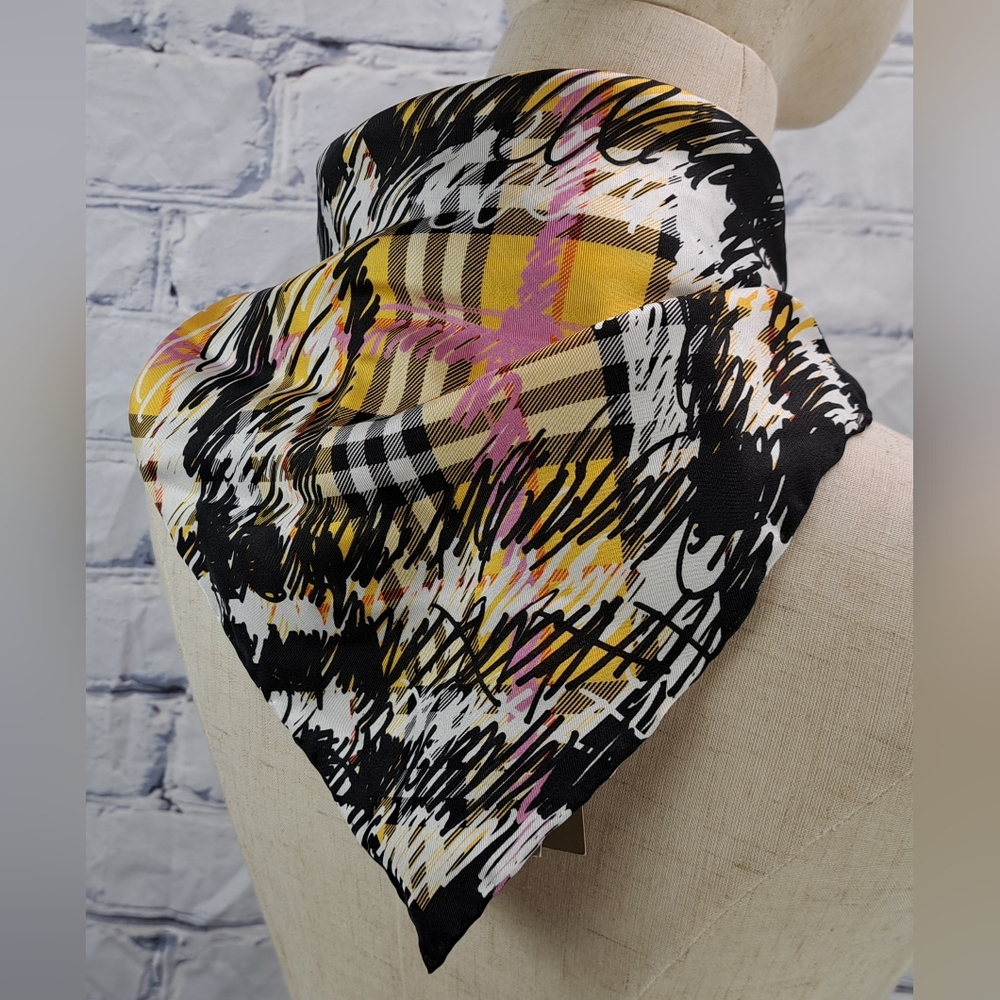 NWT Burberry Women's Scarf Scribble Printed Vintage Check 100% Silk - Picture 12 of 14